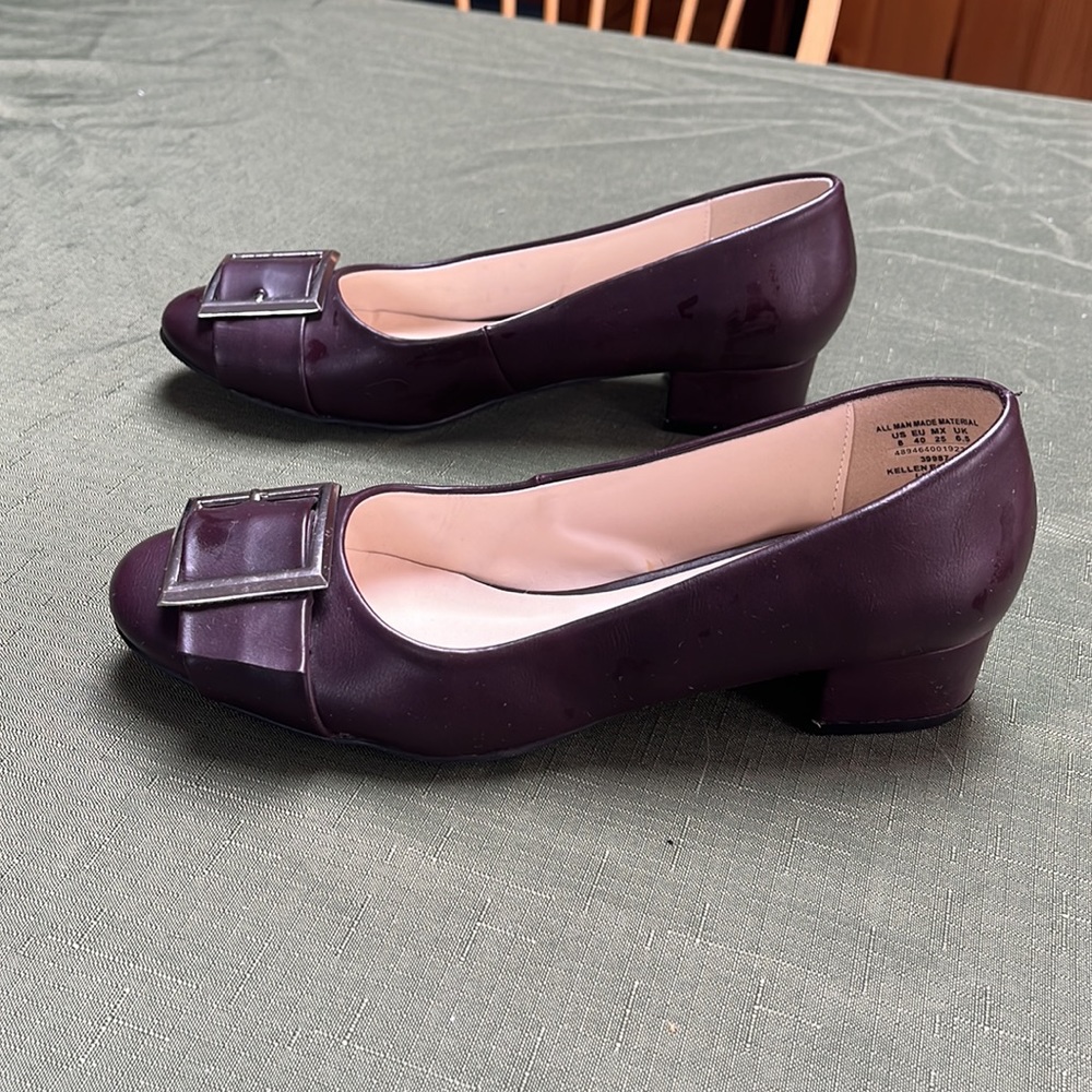 Attention Eggplant Small Heel Dress Shoes Size 8 - Picture 2 of 5